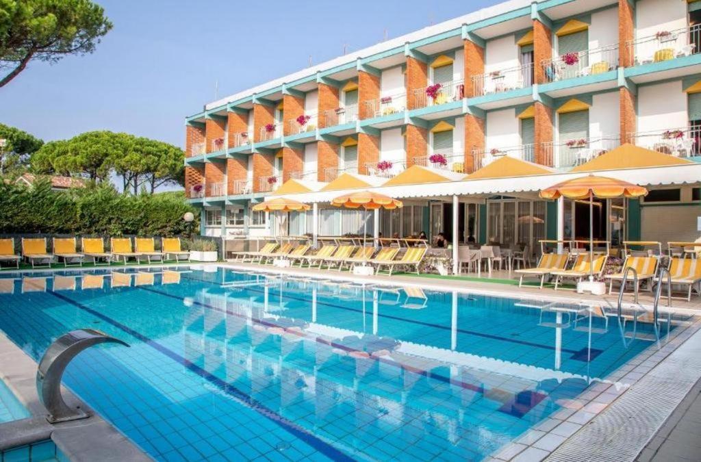 Hotel Palm Beach Lido di Jesolo Exterior photo